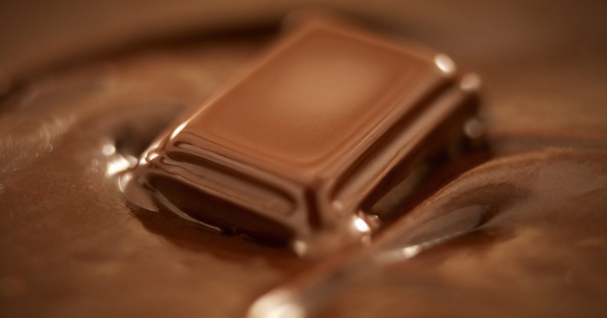 كيف تذوب قضبان الشوكولاته هيرشي في المقلاة