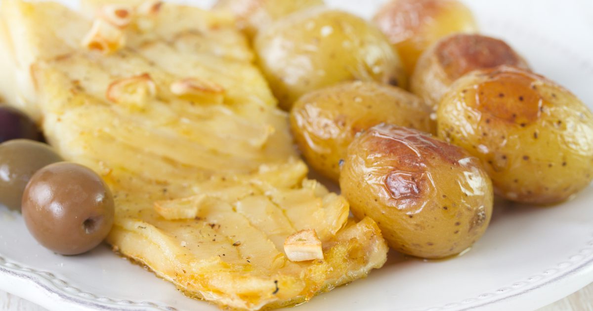 Hur man förhindrar kokt potatis från att svarta