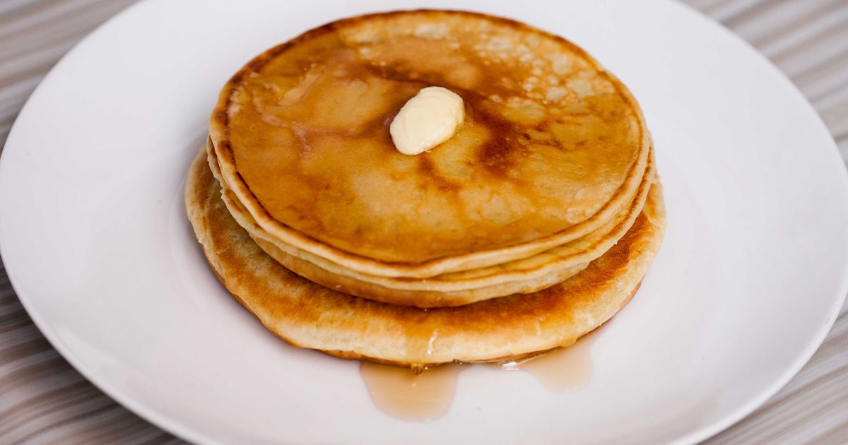 Wie man die Milch in einem Pfannkuchen ersetzt