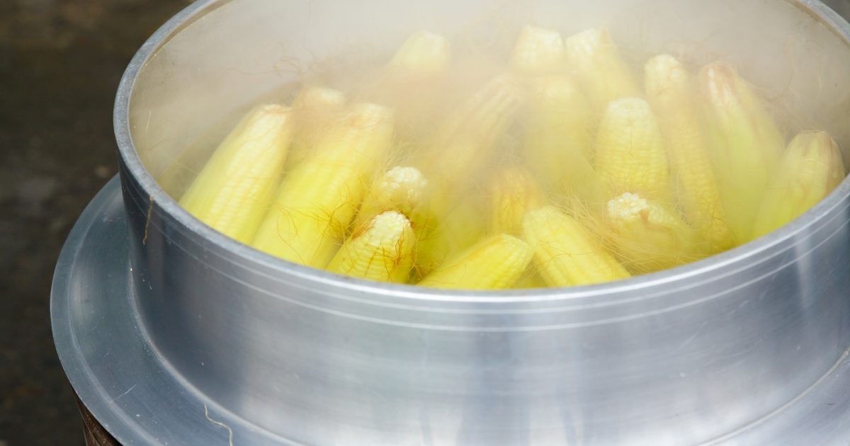 Jak Steam Frozen Corn in the Cob