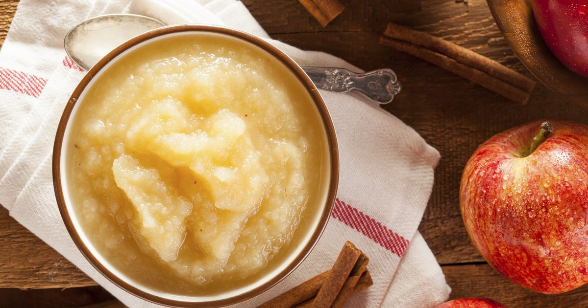 Как да замените ябълков сос за захар в бисквити с овесена каша