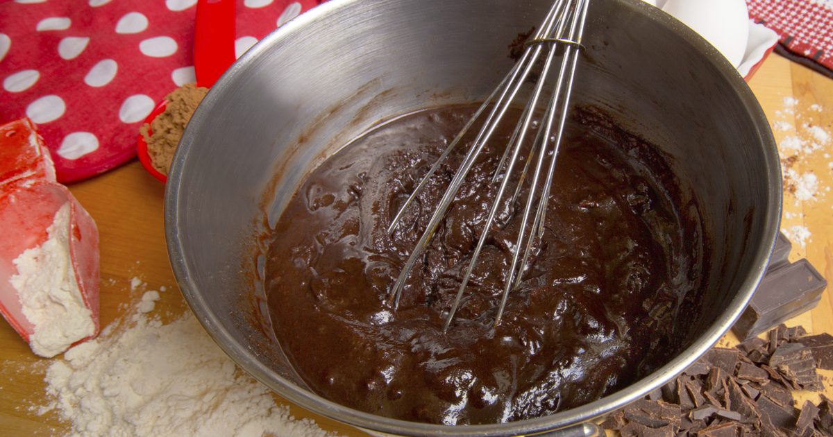 Kako zamenjati maslo za rastlinsko olje v Brownie Mix