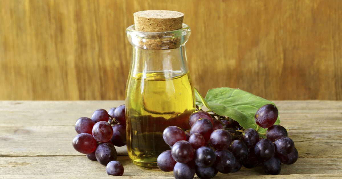 Wie man Traubenkernöl für Pflanzenöl ersetzt