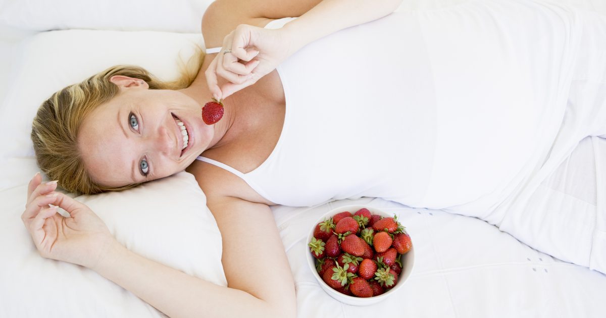 बिस्तर से स्वस्थ होने से पहले खाना खा रहा है?