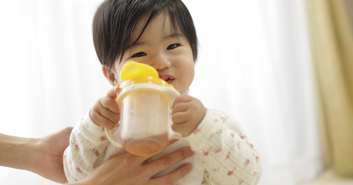 هل الحليب أو حليب الصويا أفضل إذا كان طفلي يعاني من الأكزيما؟