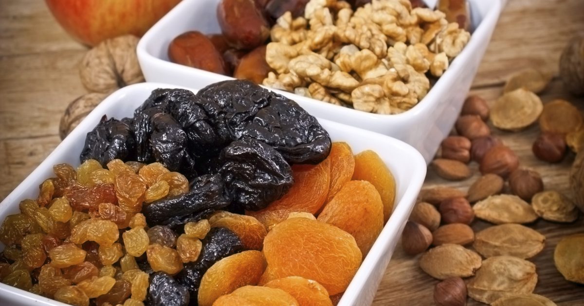 Näring och vitaminer i torkad frukt för en diet