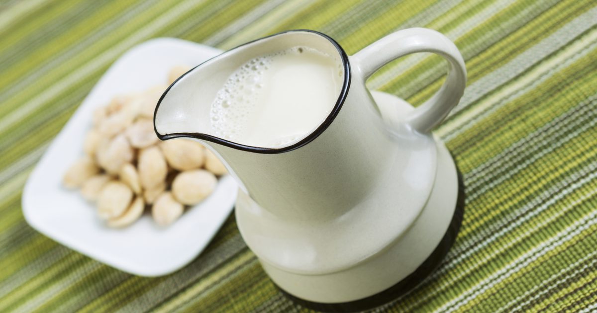 बादाम दूध के पौष्टिक लाभ