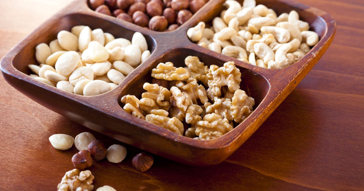 Ořechy, které jsou bohaté na kyselinu močovou