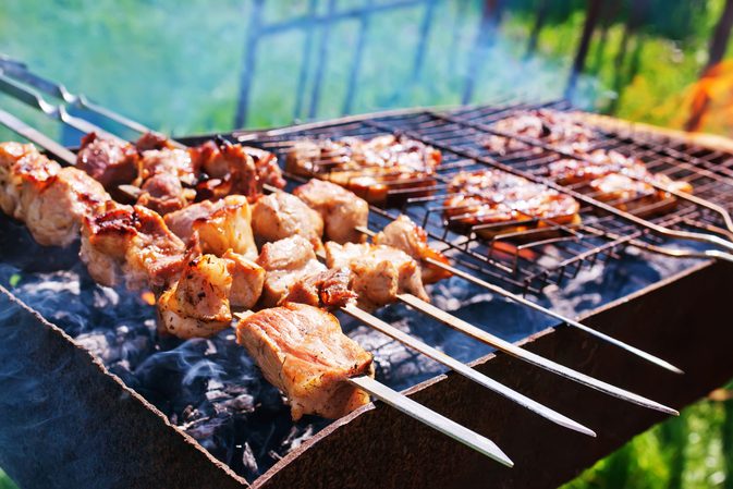 Schweinefleisch-Ernährungsinformationen verglichen mit Huhn