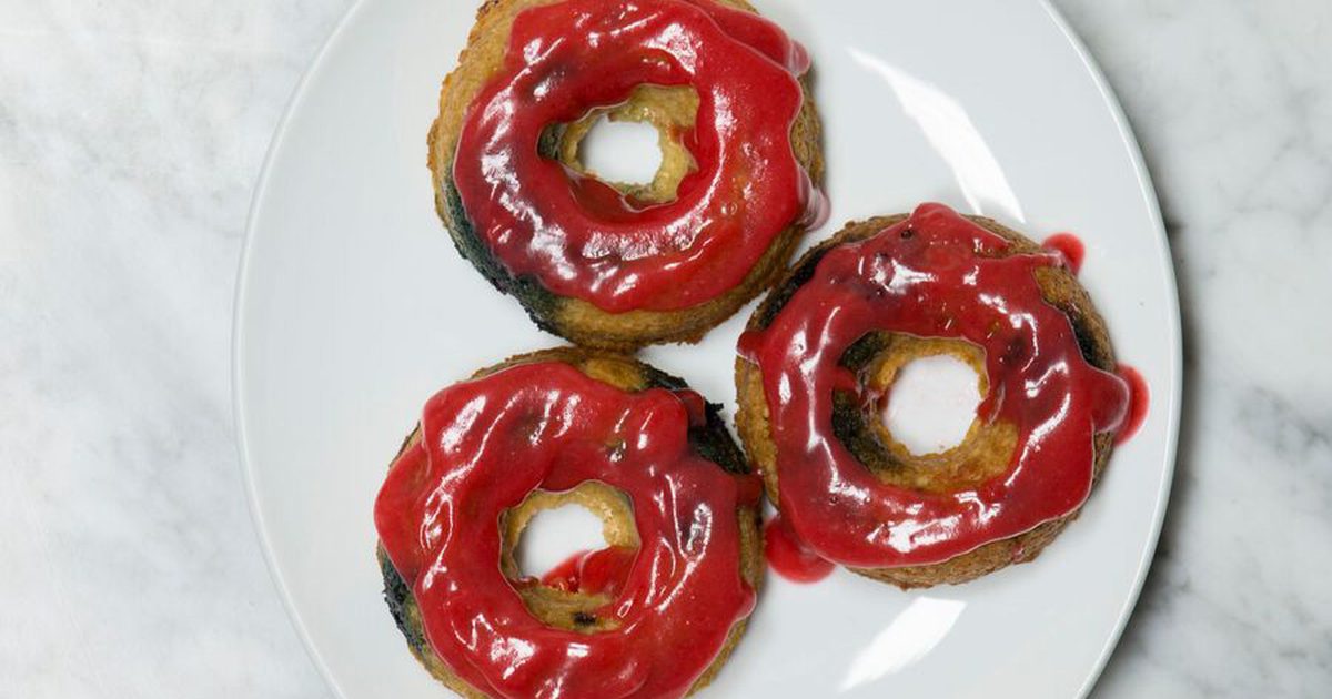 प्रोटीन-पैक ब्लूबेरी डोनट्स जो डंकिन से बेहतर तरीके से होते हैं