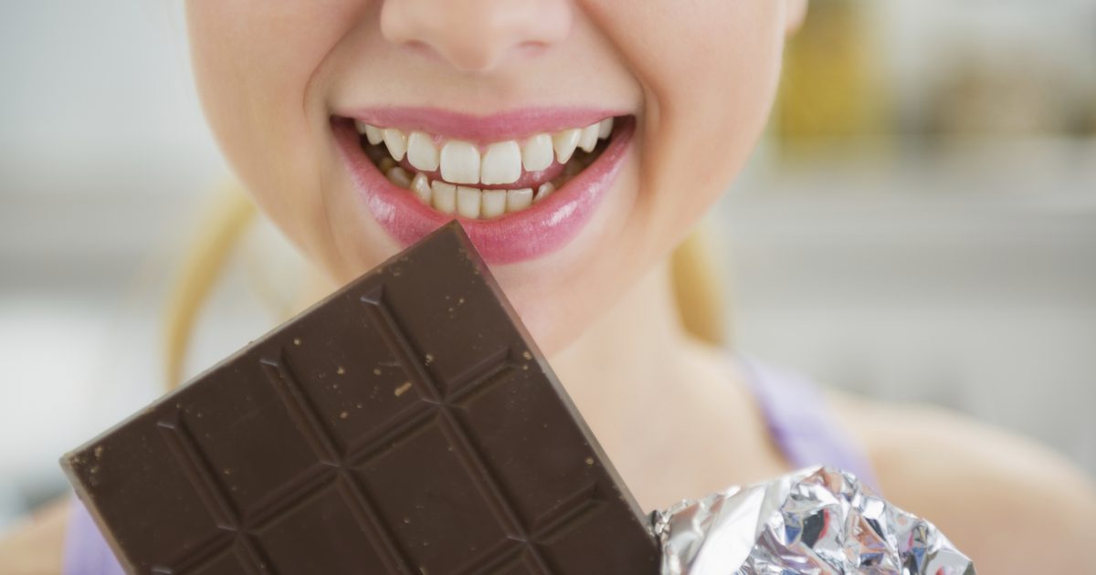 Mavesmerter efter at have spist chokolade