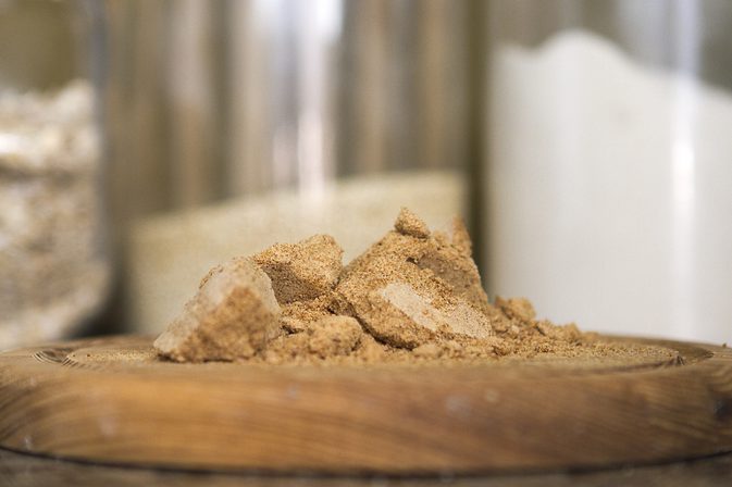 استبدال سكر جوز الهند في السكر في الخبز