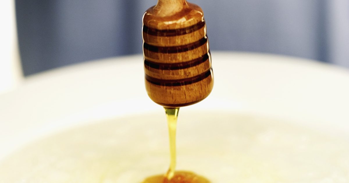 الفيتامينات في العسل الخام