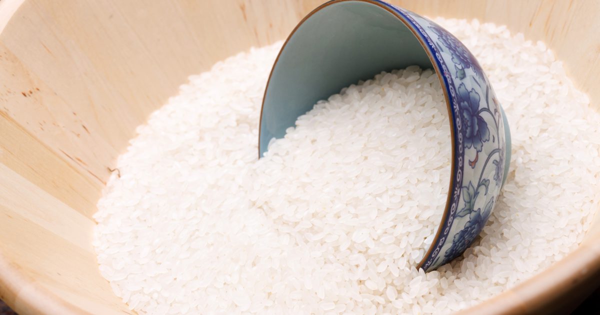 कच्चे चावल खाने के प्रभाव क्या हैं?