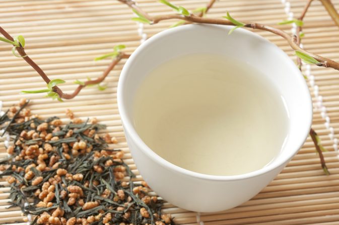 Hva er helsemessige fordelene med brunriset te?