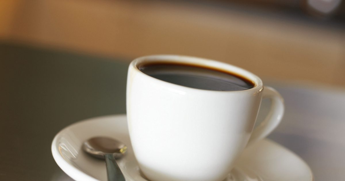 Vad är hälsofördelarna med att dricka kaffe med koffein?