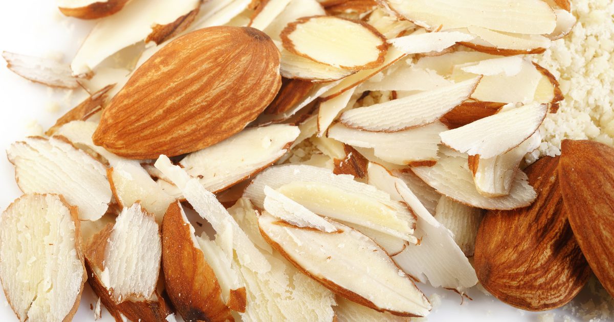 Vad orsakar Raw Almond Allergy?
