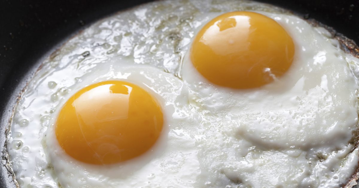 ماذا يحدث عند طهي بروتين البيض؟
