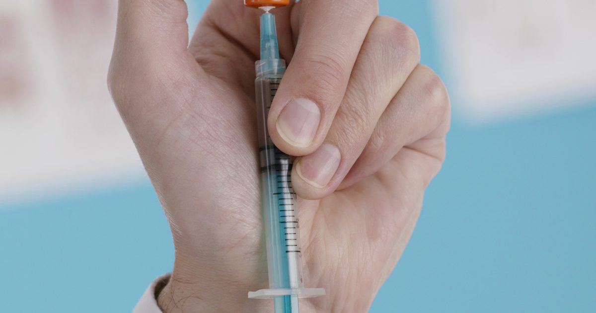 Vad är skillnaden mellan en injektion av B12 och ta den under din tunga?
