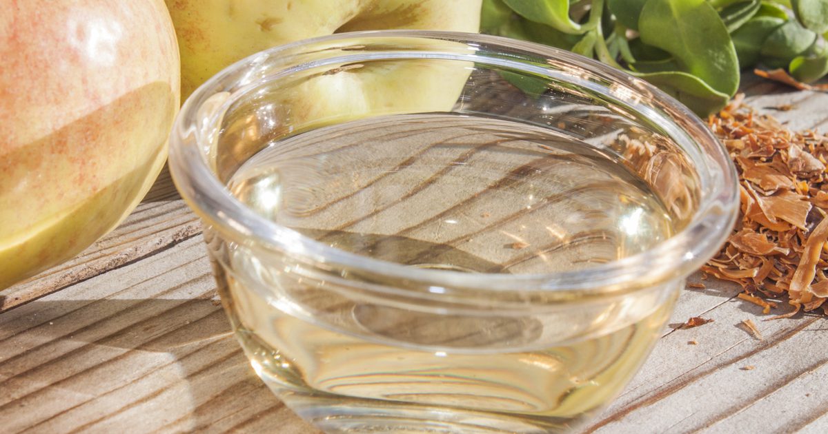 Vad är skillnaden mellan cider vinäger och äppelcidervinäger?