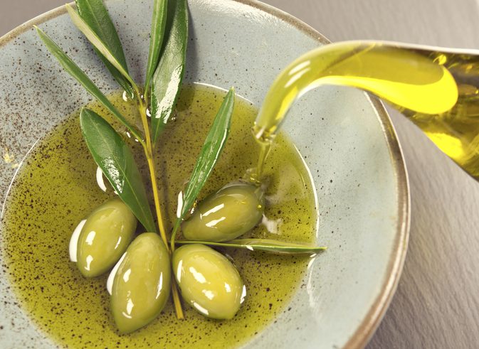 Kakšna je razlika med olje Pomace in oljčnim oljem?