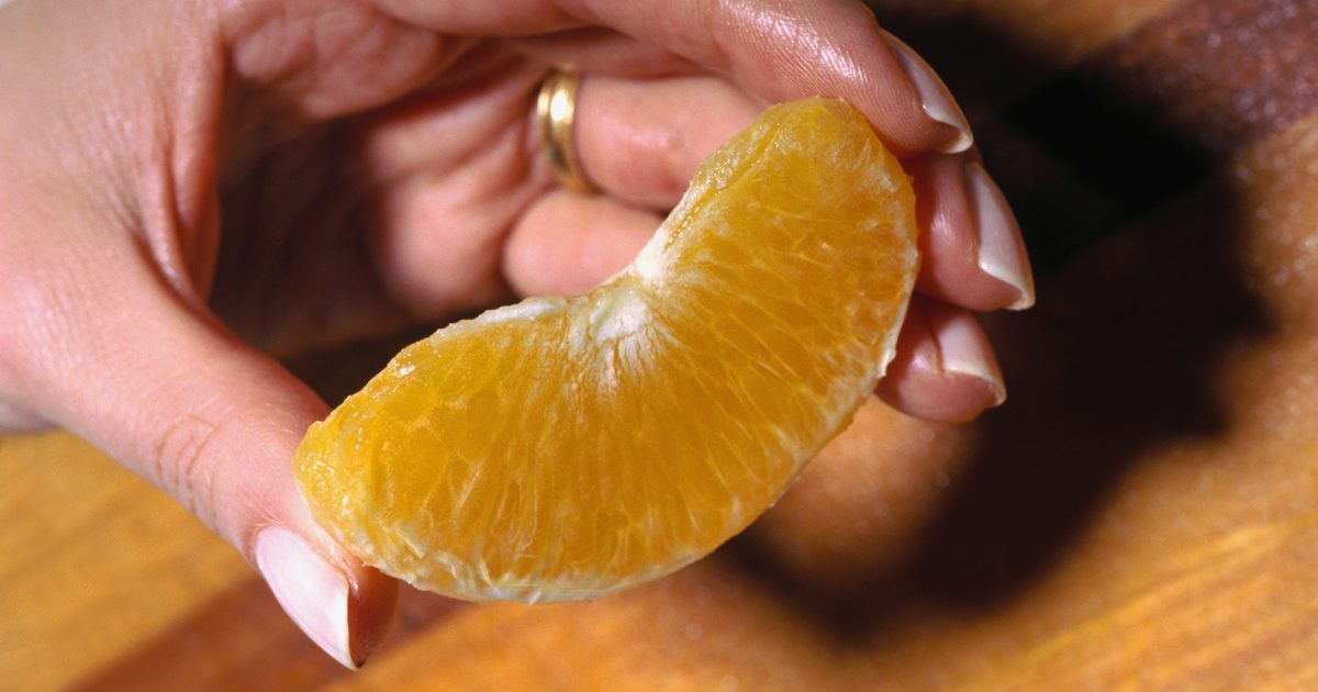 ما هي القيمة الغذائية لبرتقالة؟