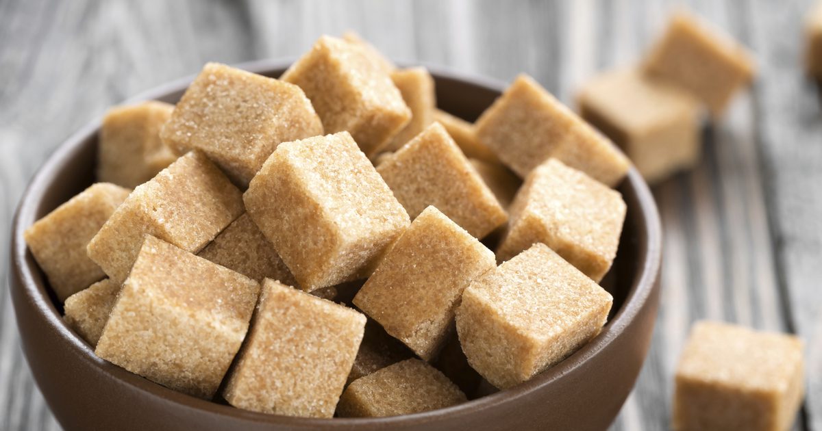 Čo je organický prírodný bielený cukor?