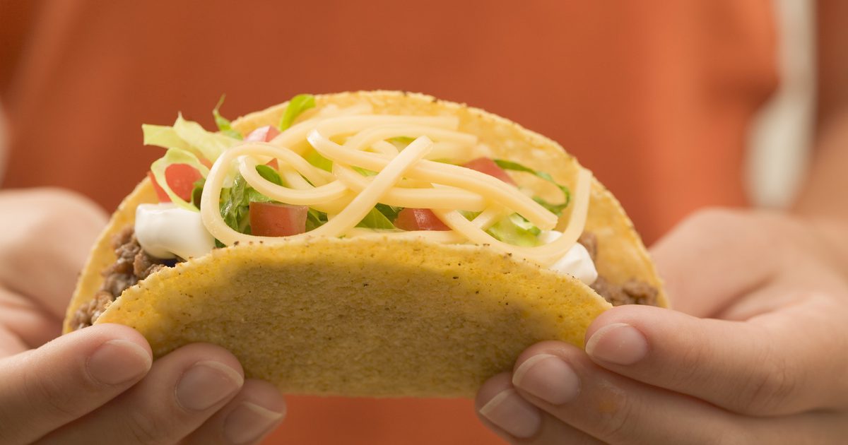 Kaj je Resnično Inside Taco Bell's Crunchy Beef Taco?