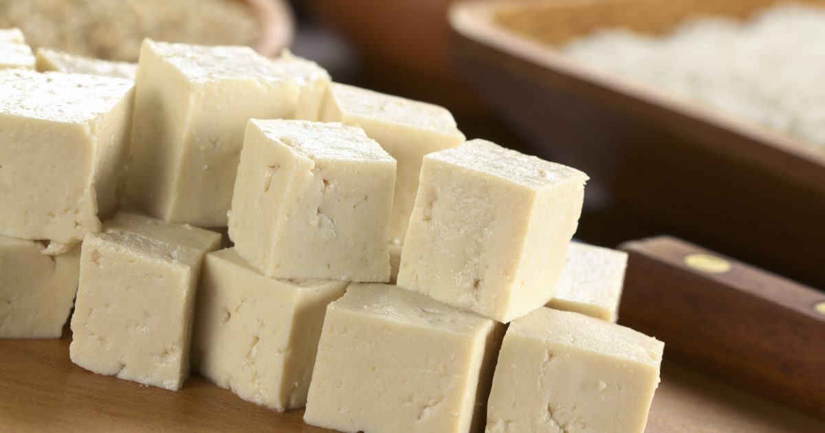 Hvilke typer fødevarer er rige i calcium ud over mælk og ost?