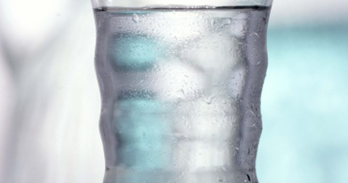 Hvorfor anoreksika drikker varmt vand