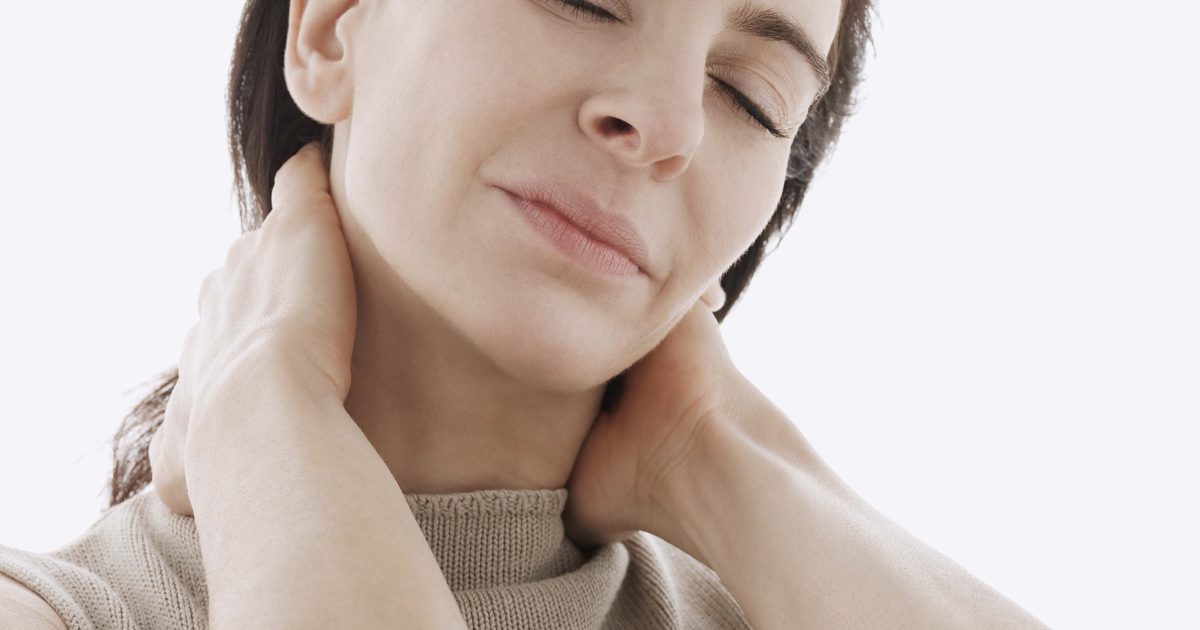 गर्दन सूजन और कठोरता के लिए सर्वश्रेष्ठ प्राकृतिक उपचार