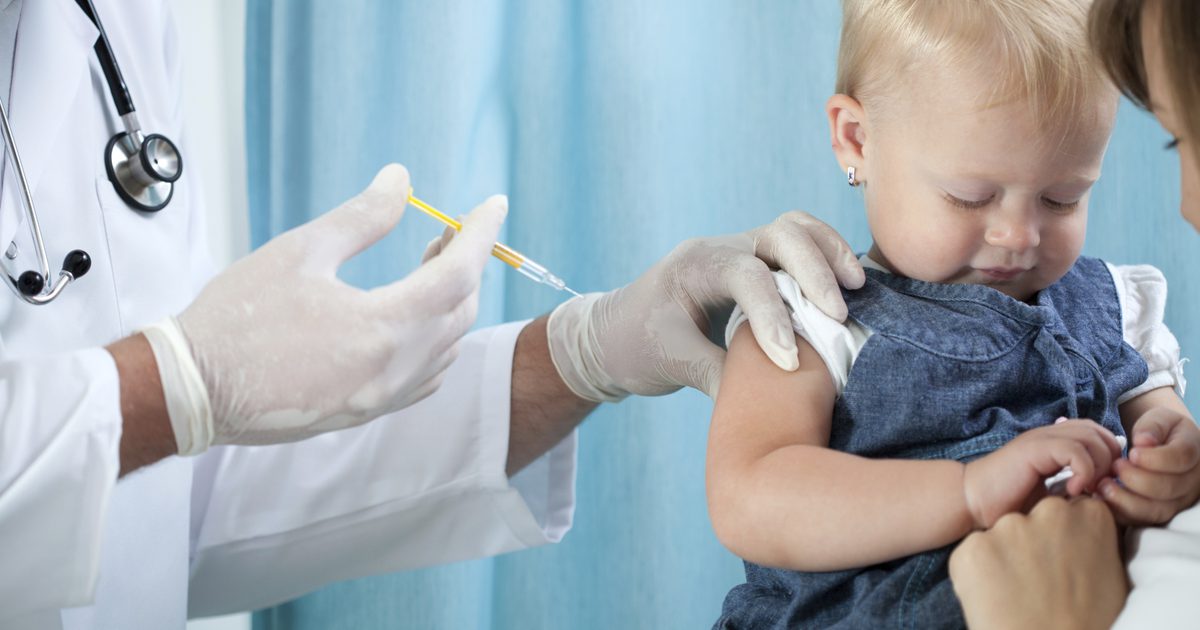 Imunizacija otrok in otečena roka