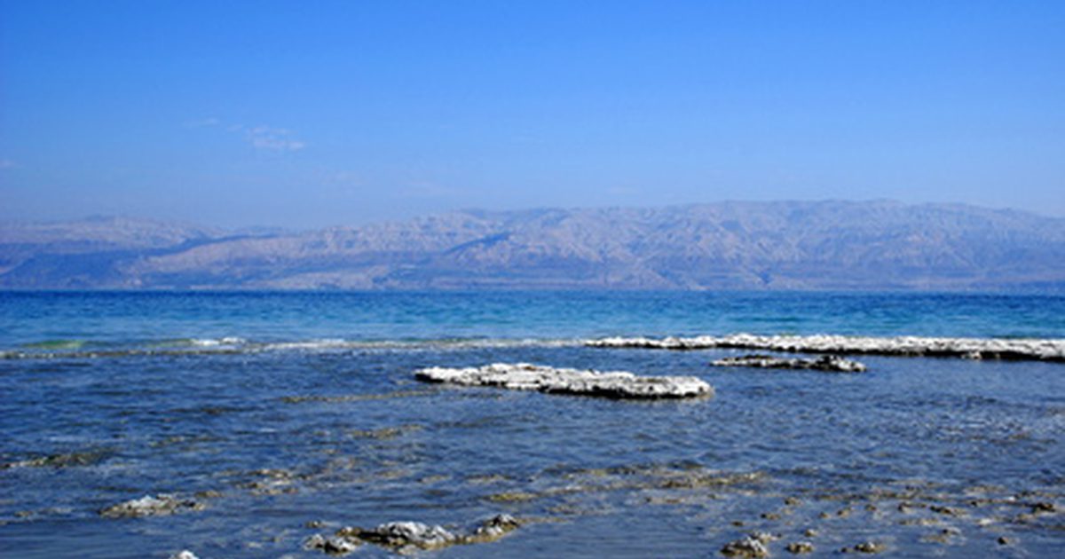 Dead Sea Salt Vs. Epsom Salt