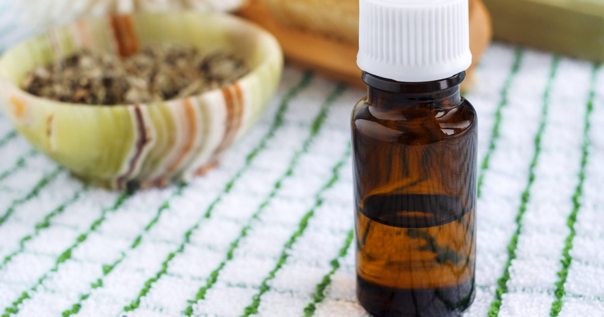 Czy olejek z drzewa herbacianego leczy liszaj?