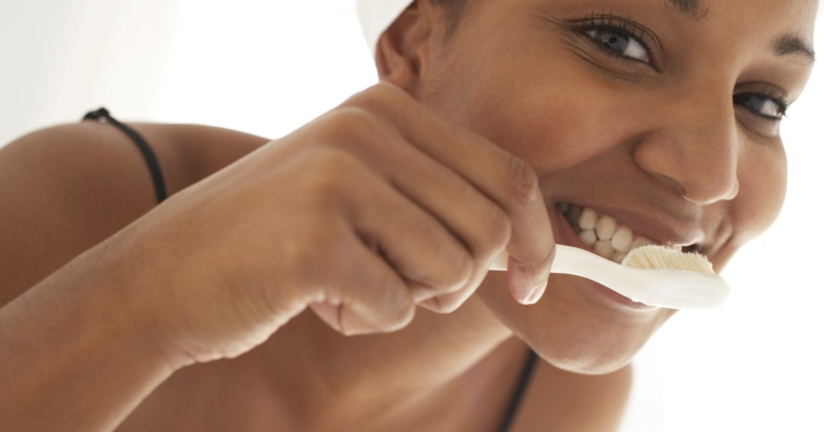 Home Remedies za pridobivanje vidno bele zobe čez noč