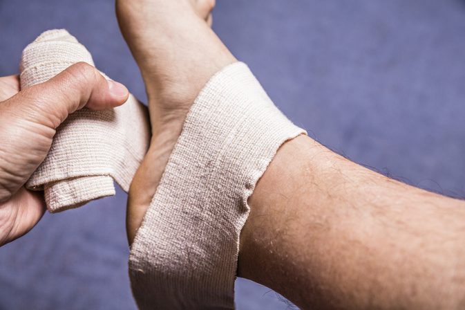 Hvordan best hjelpe en sprained ankel