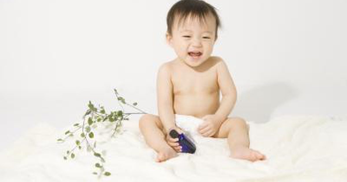 Hoe gebruik je amandelolie op de huid van een baby