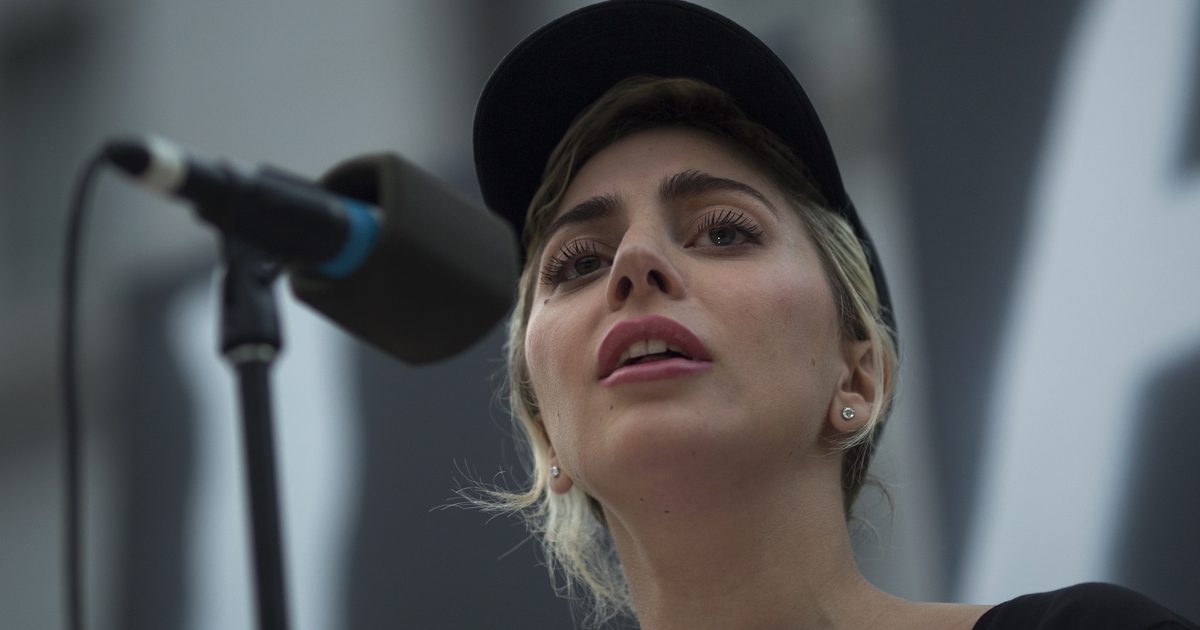 Lady Gaga reagerer på Las Vegas skyting med Instagram Live Meditation