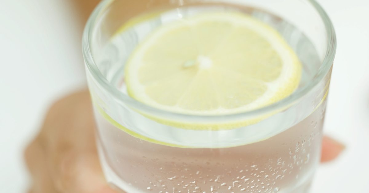 Zitrone Wasser Detox Diät