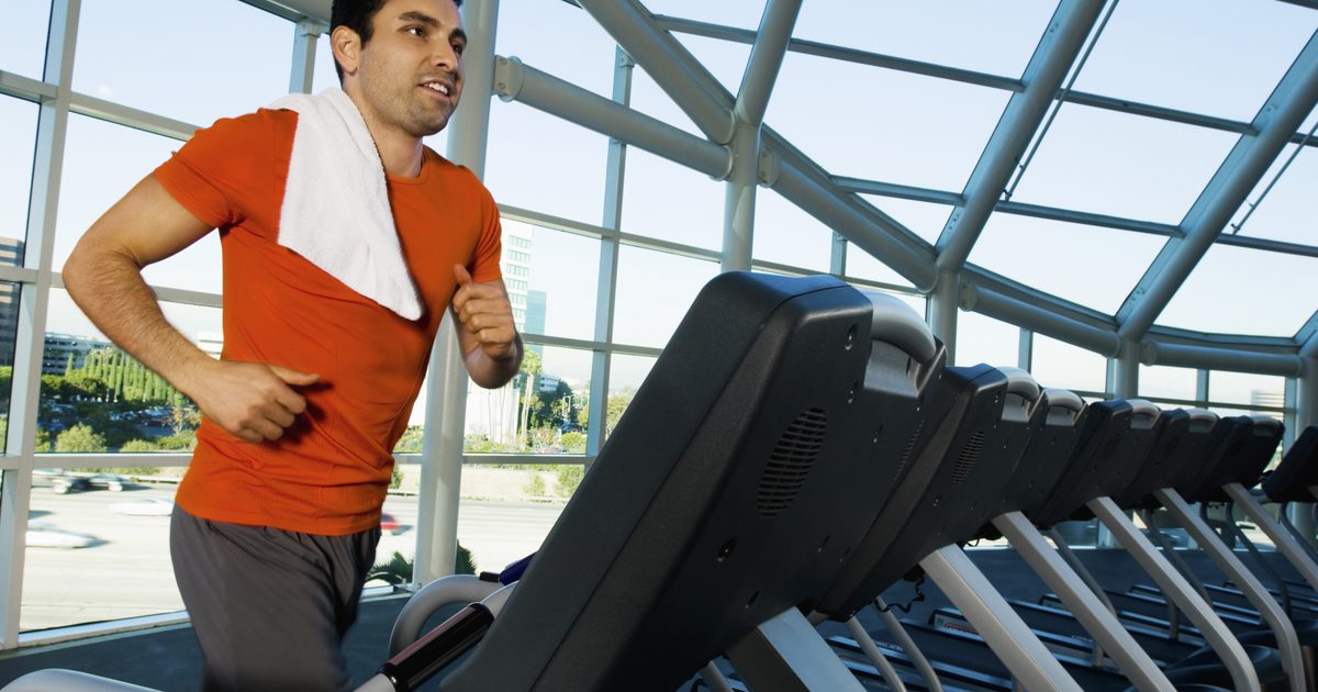 Muž průměrný pulz s běhounem cvičení