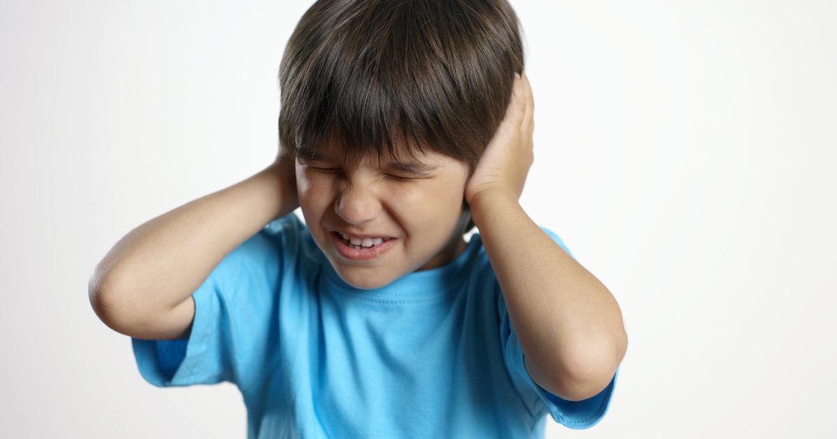 Tegn og symptomer på følsomme ører hos børn