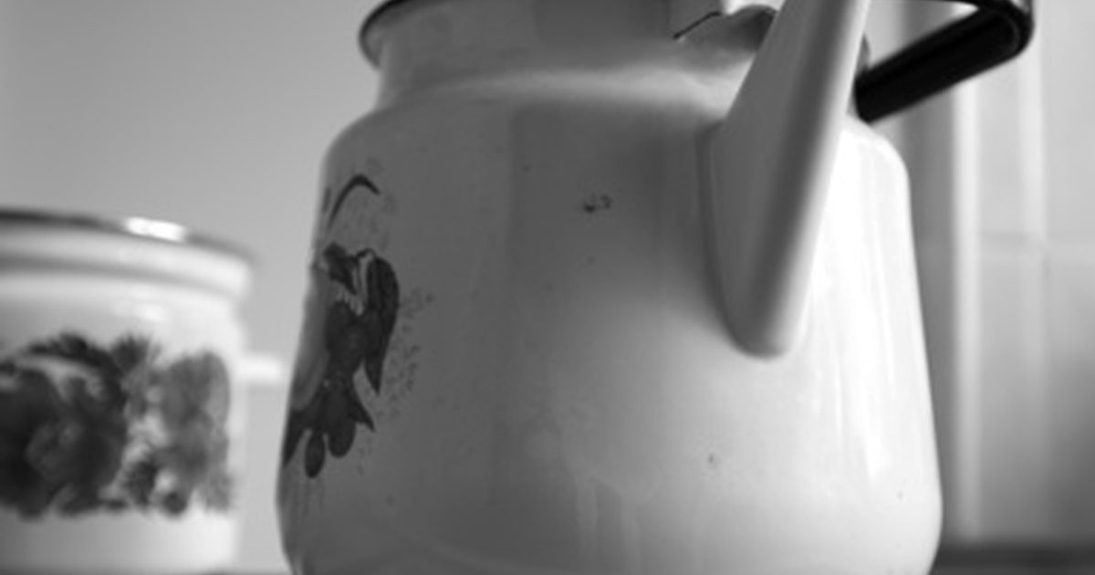 Olejek z drzewa herbacianego wykorzystuje do zatkanego nosa