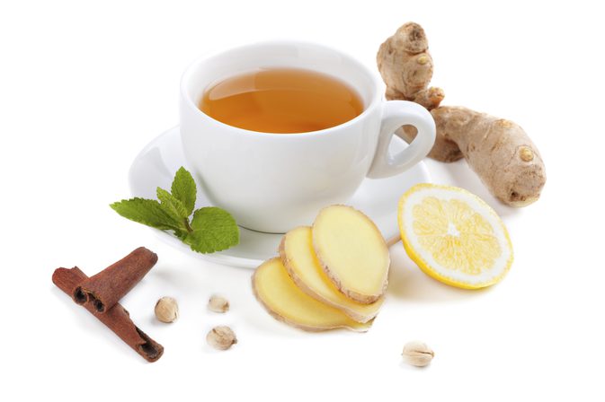 Hvad er sundhedsfordelene ved te med ingefær, kanel og anis?