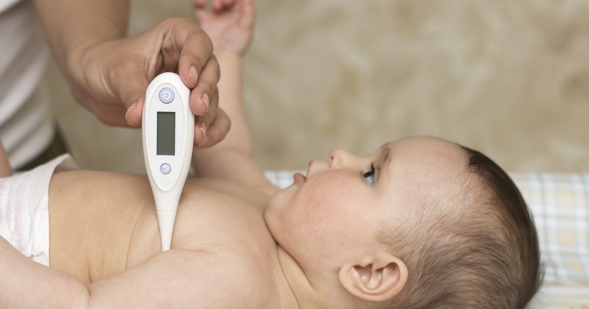 Hvornår bliver en feber farlig for en baby?