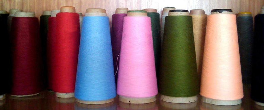 Polyester - vlastnosti a história tkaniny