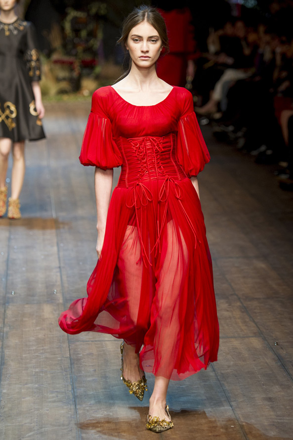 Najpiękniejsze czerwone sukienki 2014-2015