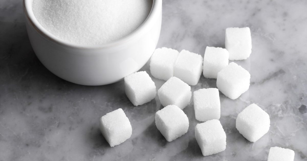 Czy cukier organiczny wpływa na pieczenie?