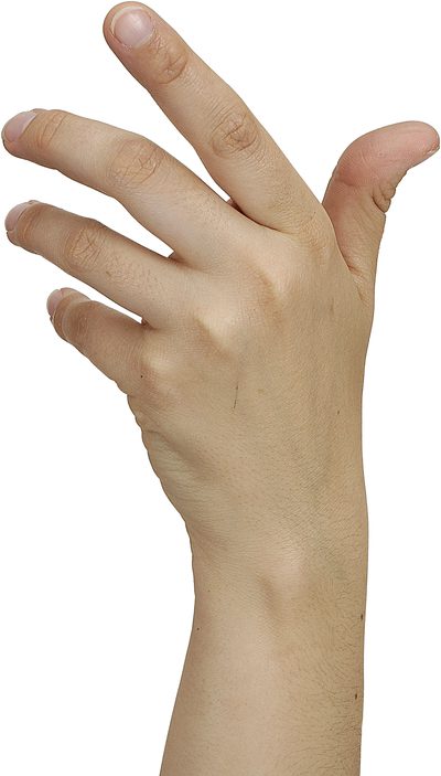 Een huismiddeling voor gebarsten nagelriemen en droge handen
