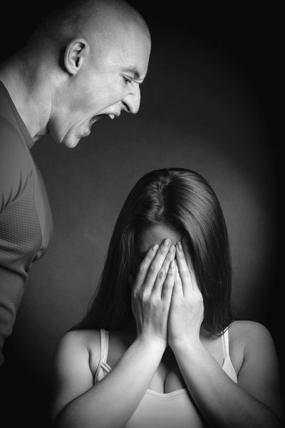 Wie man Hilfe für einen missbrauchenden Ehemann erhält