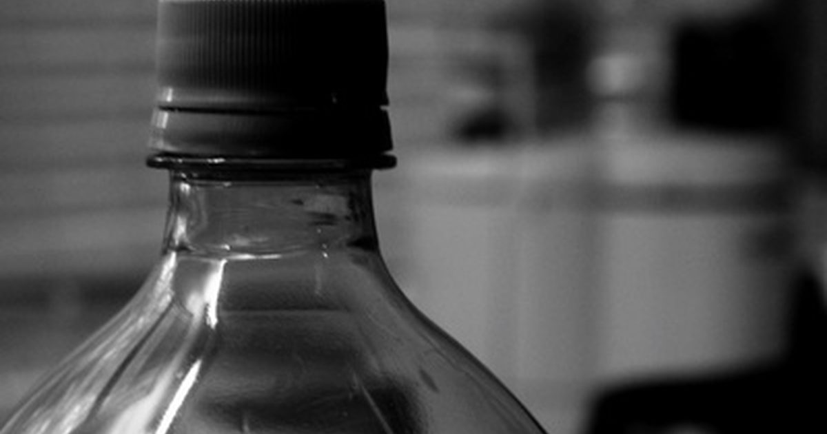 Vilka produkter kan tillverkas av återvunna plastflaskor?